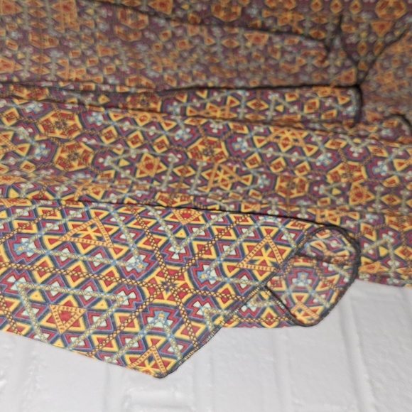 🌞 LulaRoe sheer short-sleeved cardigan with fringe. Size Small - like new - Picture 5 of 9